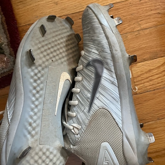 Nike Mike Trout Cleats - Picture 4 of 7